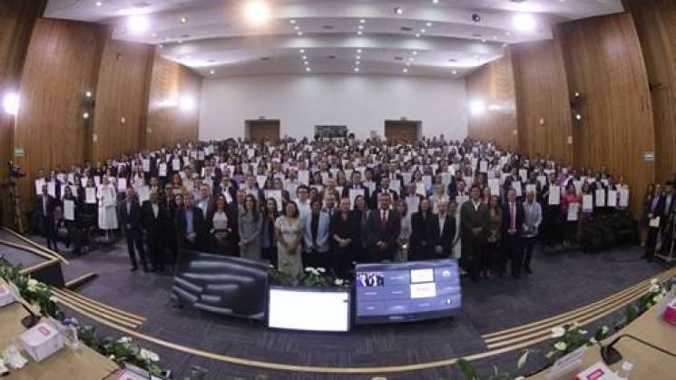 INE entrega  constancias de mayoría a jueces 