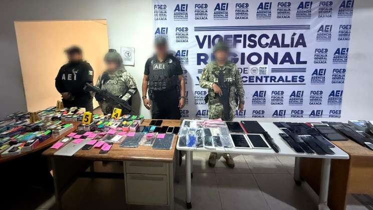 Incautan celulares, computadoras y relojes en Central de Abastos 