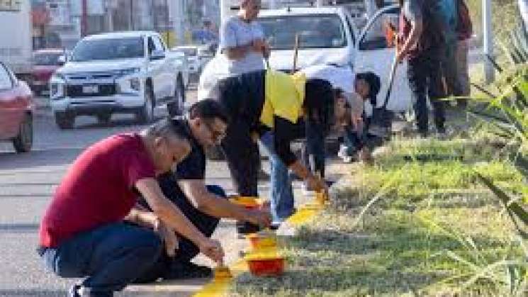 Tequio Vecinal embellece acceso a la ciudad de Oaxaca de Juárez 