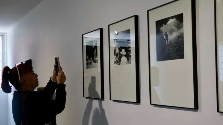 Reconocen obra de Mario Cruz en FotoSeptiembre