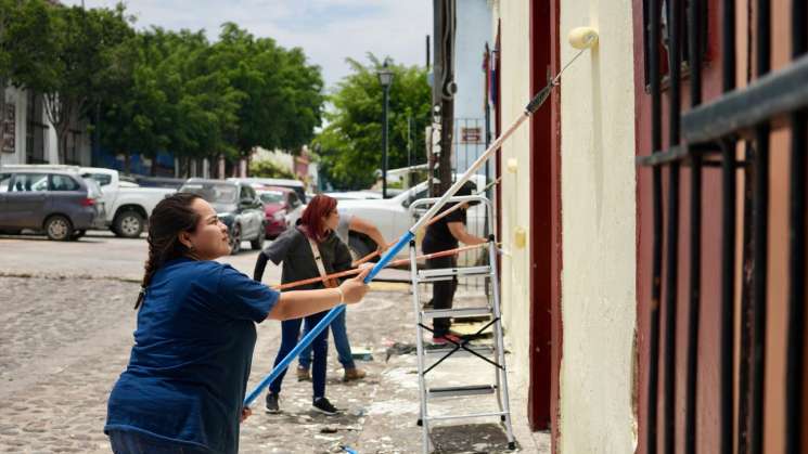 Transforman fachadas del Centro Histórico de capital con tequio 