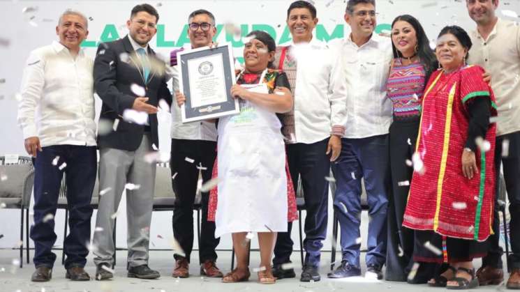 S.J: Record Guiness fue por línea de tlayuda más grande del mundo
