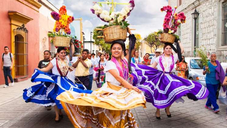 Canal 22 celebra la Guelaguetza con programación especial
