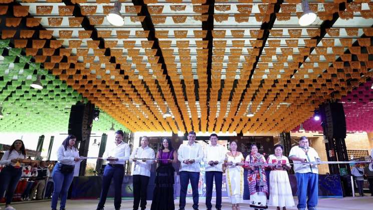 Inicia la muestra más importante de artesania y mezcal de Oaxaca