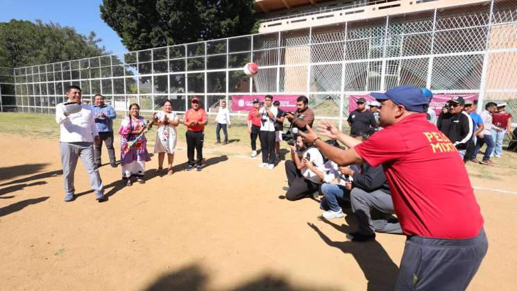Inicia Torneo Internacional de Pelota Mixteca “Lunes del Cerro” 