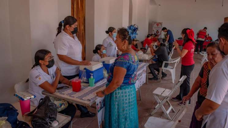 Brigada de Salud Gratuita en beneficio de la comunidad Muxe/Ngüiú