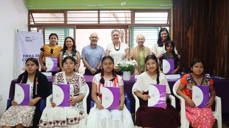 Jóvenes mujeres indígenas se integran como becarias al FGM