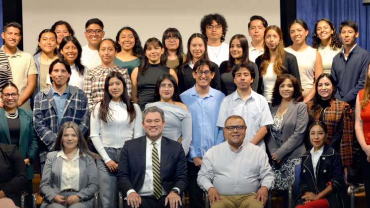 Parten a EU primeros becarios de programa “Primavera Oaxaqueña