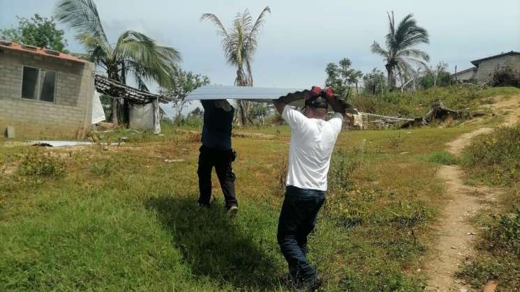 Entrega Ceabien más de 400 láminas en Santo Domingo Armenta
