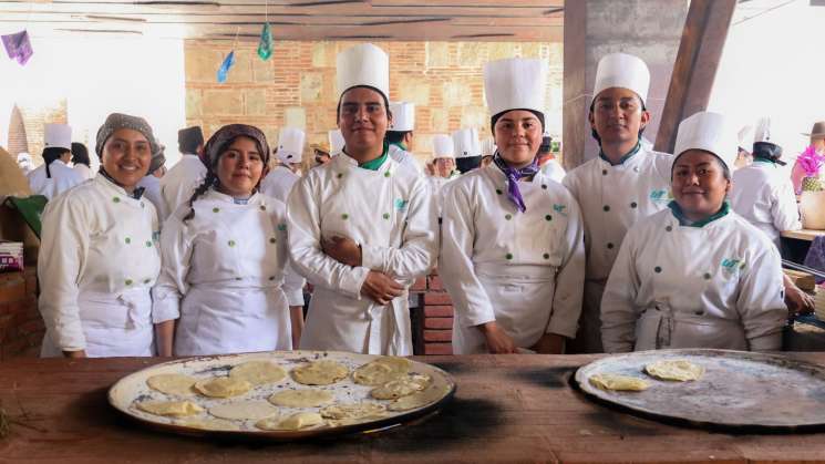 Celebran con éxito Gastronomía de la UTVCO el Taco Fest 2025