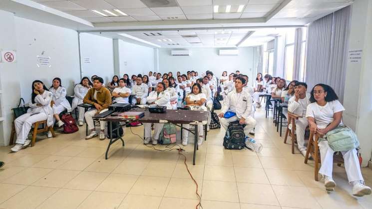 Fortalece SSO atención médica con 292 pasantes de servicio social