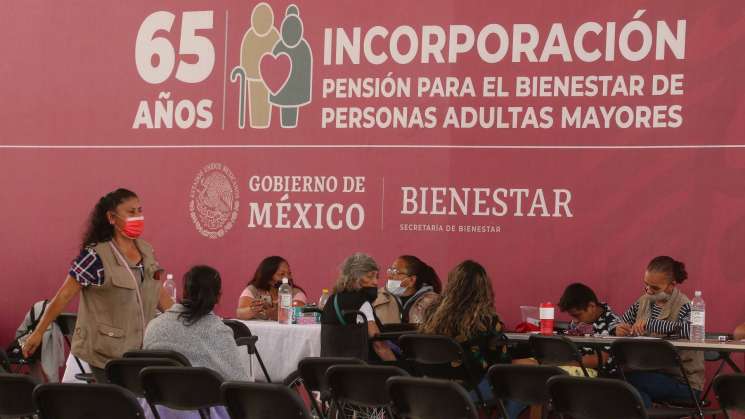 Anuncian reducción a edad de inscripción en Pensión Bienestar 