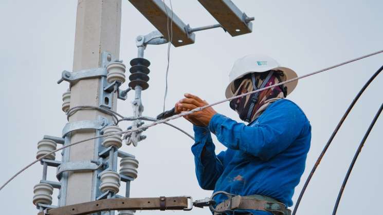 Primavera Oaxaqueña lleva electricidad a Santa María Tiltepec 