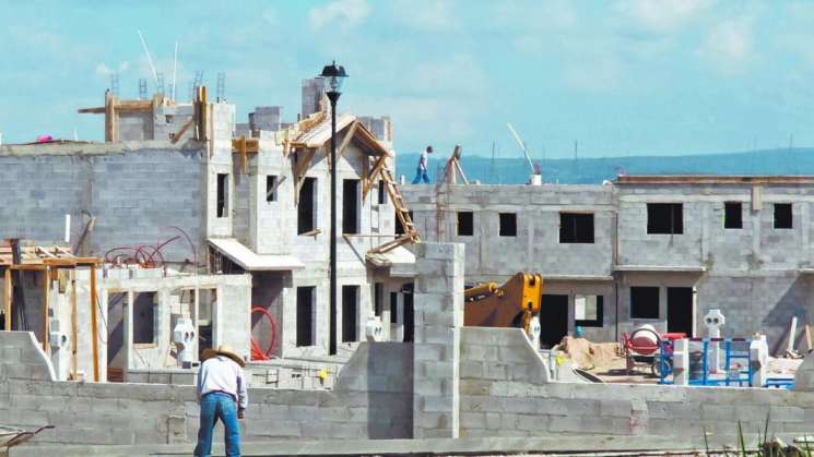 Con AMLO 5.8 millones de personas salieron de rezago habitacional