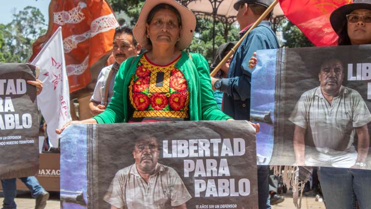 Realizan marcha para exigir liberación del defensor Pablo López