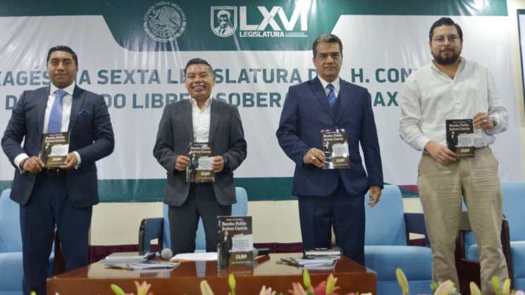 Congreso presenta el libro Benemérito de la Patria