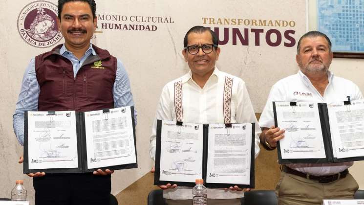 Niñ@s y adultos mayores de Oaxaca de Juárez con Leche bienestar 