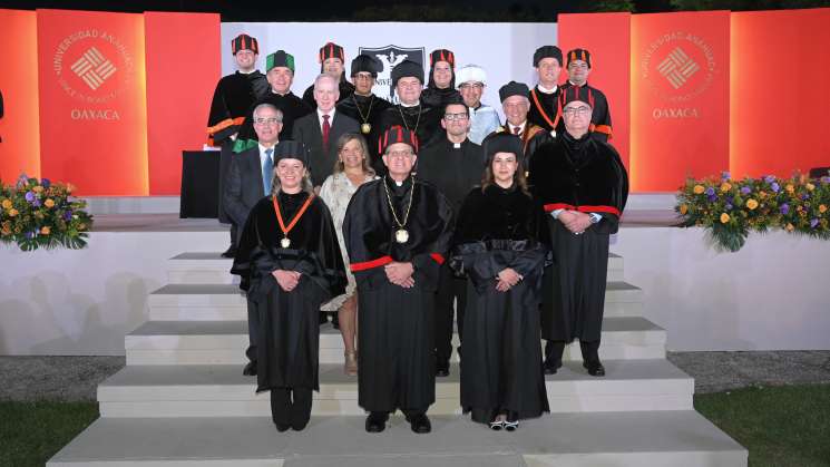 Anáhuac Oaxaca celebra la investidura de su nueva rectora