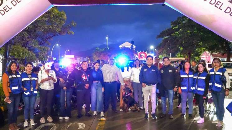 Realizan primera Caminata de Perritos en capital oaxaqueña 