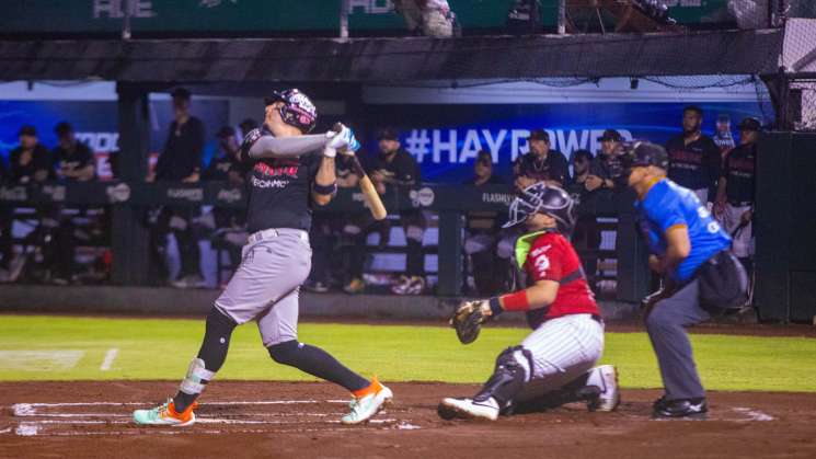 Piratas se acerca en la Serie de Zona  