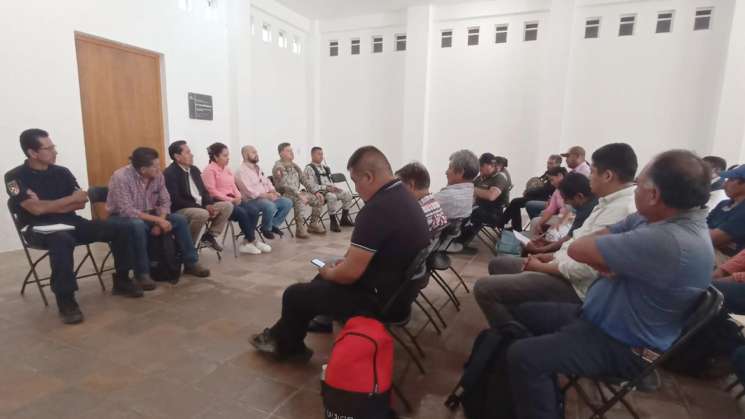 Abona Sego a construcción de paz entre Yosondúa y Yolotepec