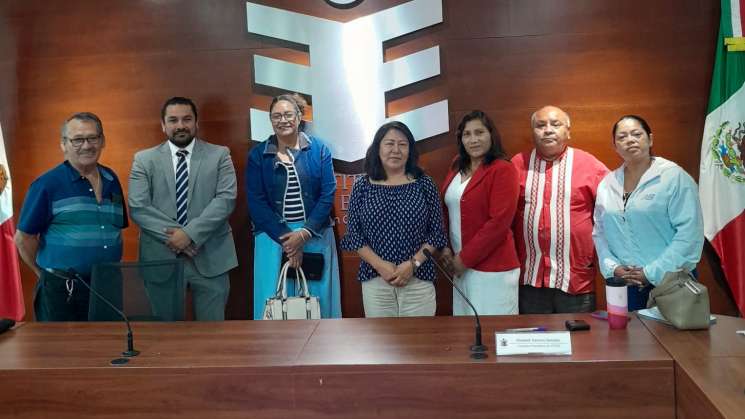 IEEPCO recibe a Comité Popular por Revocación de Mandato de S.J.