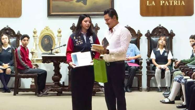 Juventud oaxaqueña toma la palabra en el Cabildo Juvenil 2025