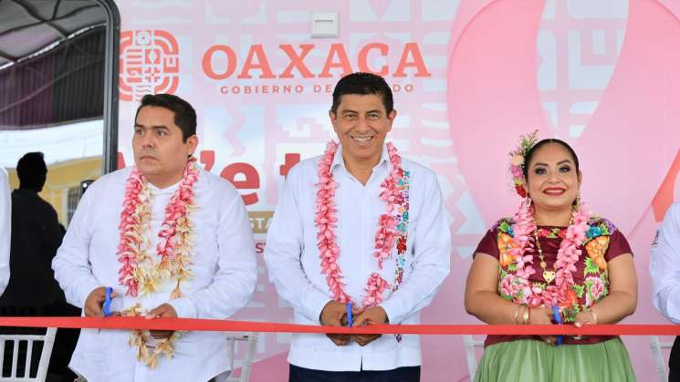 Lleva Salomón Jara salud integral a 44 municipios a Istmo y Costa