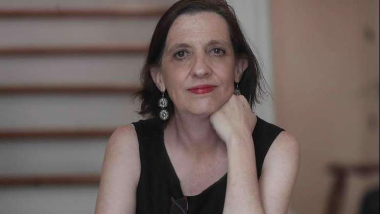 Recibe la escritora Ana García Bergua el Premio Bellas Artes 