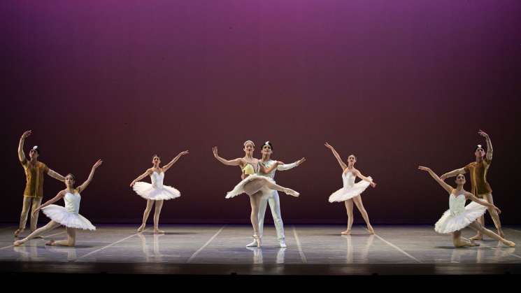 Escuela Nacional de Danza clásica y contemporáneo cumple 48 años