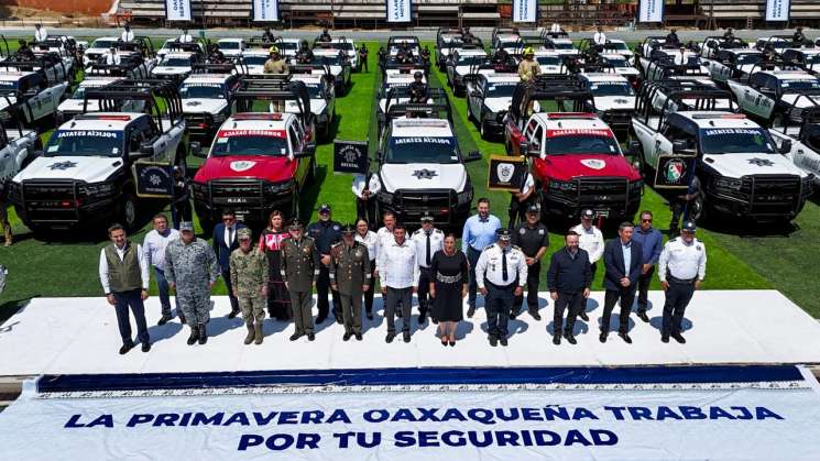 Invierten 79 mdp en vehículos y armas para seguridad en Oaxaca