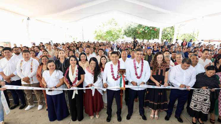 Salomón Jara democratiza pequeños negocios con Oaxaca Impulsa