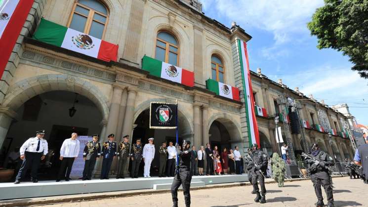 Lealtad a la Patria en el desfile para celebrar la Independencia