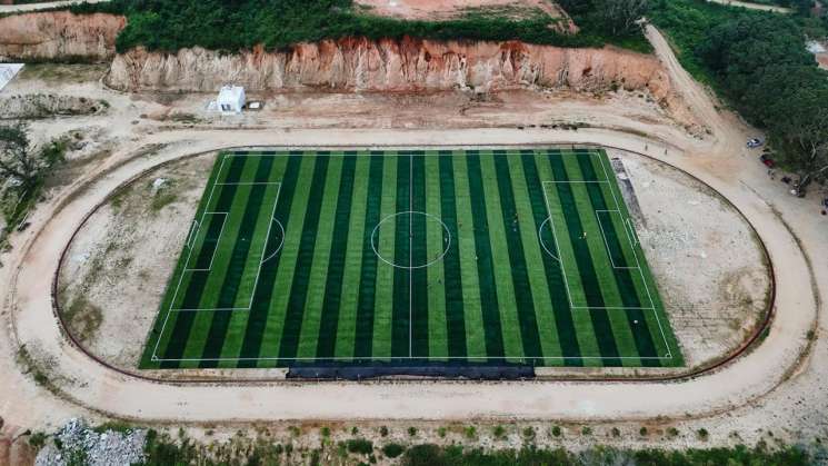 Avanza  construcción del polideportivo en Nopala