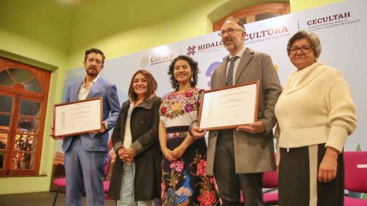 Gustavo Osorio y Juan Carlos Calvillo reciben premio literario
