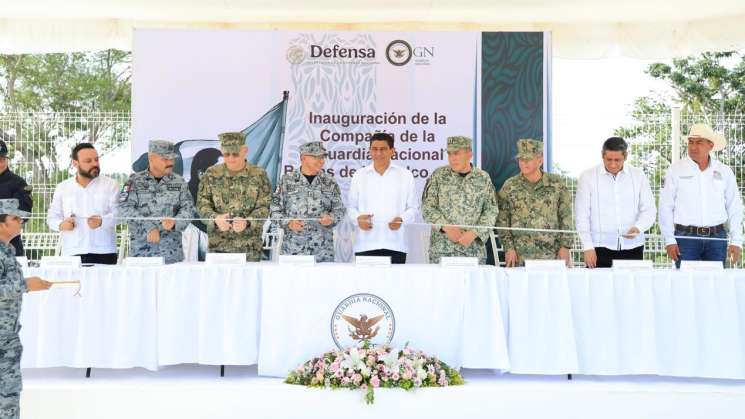 Salomón Jara inaugura cuartel de la GN en Huatulco