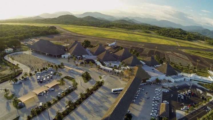 Aeropuerto de Huatulco recibe certificado de calidad ambiental