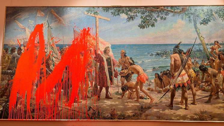 Arrojan pintura a obra Homenaje a Colón en museo de España