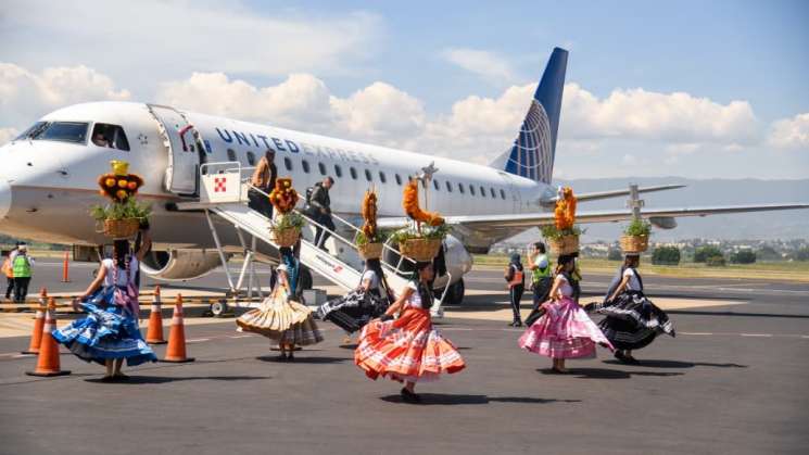 Nueva frecuencia internacional desde Houston a Oaxaca