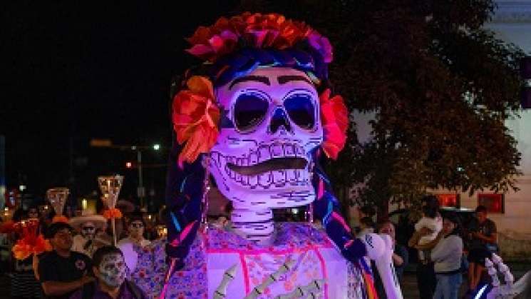 La tradición llenó la gran Comparsa de Día de Muertos