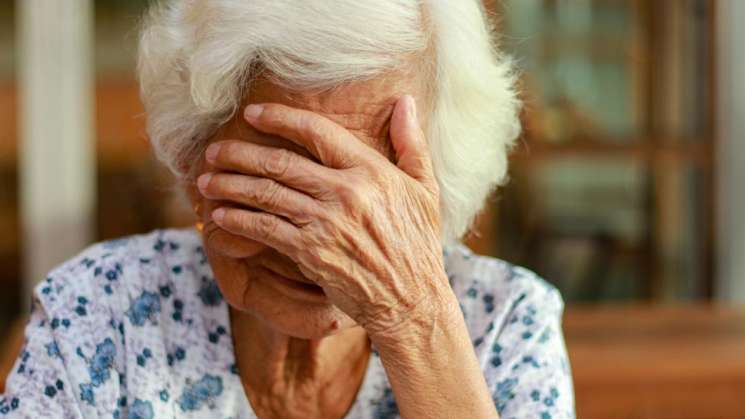 Vinculan a proceso a matratadores de persona adulta mayor