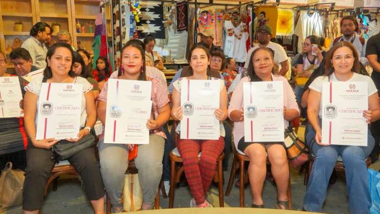 Hecho en Oaxaca certifica a 50 artesanas y empresas