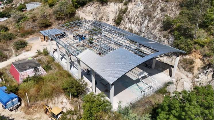 Nuevo techado en explanada de la agencia Guadalupe Victoria 