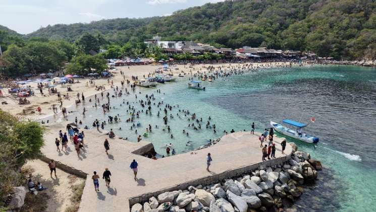 Oaxaca recibe 281 mdp en derrama económica por puente largo