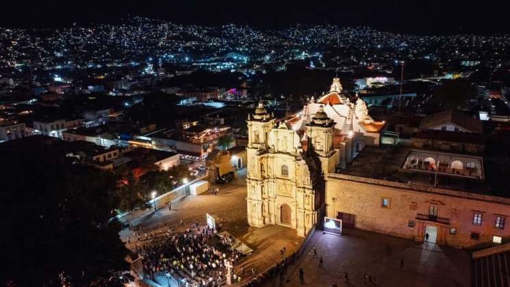 Baíilica de La Soledad, estrena nueva iluminación