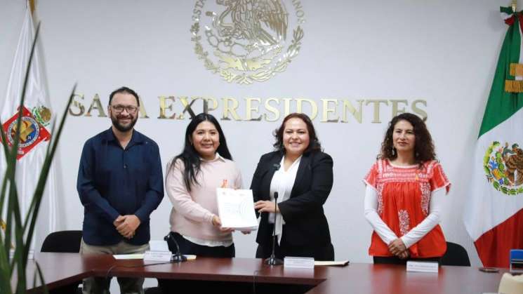 PJEO entrega al Congreso paquete de Egresos 2025