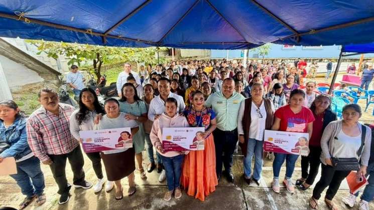 Sebienti  entrega 186 tarjetas Margarita Maza en Matías Romero