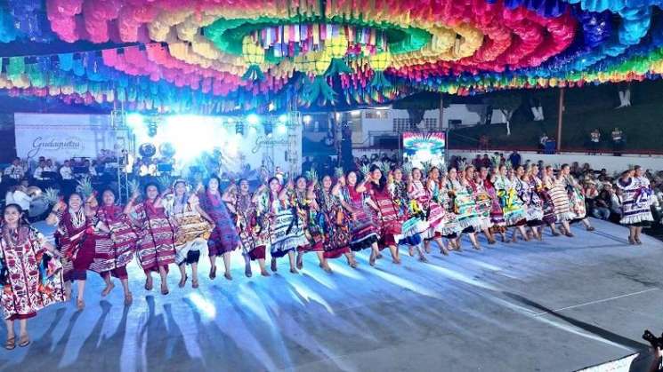 Culmina Guelaguetza Chatina con tradición y cultura