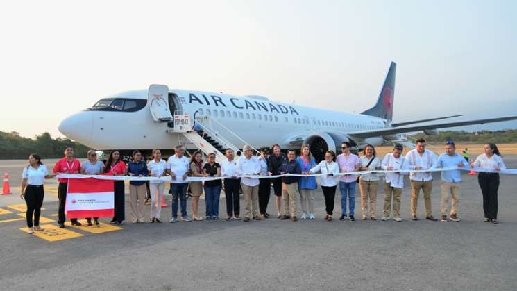 Llega el primer vuelo invernal desde Vancouver a Huatulco