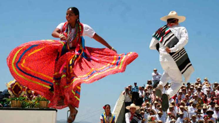 Jarabe  y Canción Mixteca son Elementos Culturales Identitarios